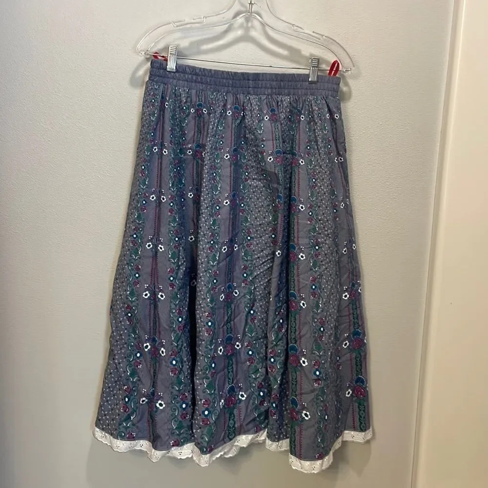 𝅺PRAIRIE woman’s blue flower skirt